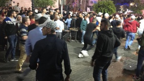الأمن يفض مسيرة (ارفعوا العقوبات) وسط رام الله
