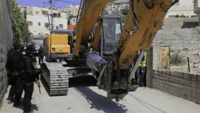 الاحتلال يهدم منزلا في القدس