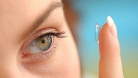خطر ارتداء العدسات اللاصقة أثناء النوم