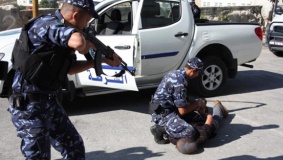 القبض على 3 متهمين بالنصب والاحتيال في رام الله