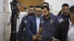 قوات الاحتلال تستدعي محافظ القدس