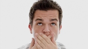 ماذا تعني رائحة الفم الكريهة ؟