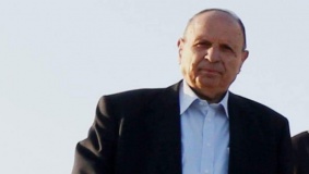 وزير شؤون القدس يرفض قرار إبعاده عن الأقصى