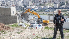 الاحتلال يهدم منشآت سكنية وزراعية في القدس
