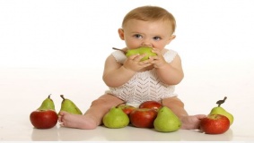 فوائد الفاكهة للطفل الرضيع