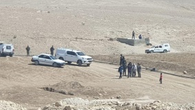الاحتلال يهدم بيتاً متنقلاً جنوب الخليل