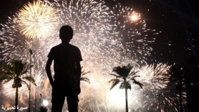 الخليل: اصابة خطيرة لطفل جراء عبثه بألعاب نارية