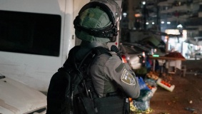 القدس.. الاحتلال يفرج عن اسير أمضى 11 عاماً ويعتقل شقيقه