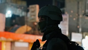 الاحتلال يعتدي على مواطنين بالخليل