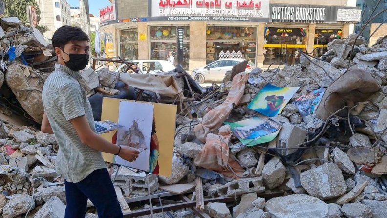 الدمار والخوف والانتصار.. ملامح العدوان على ركام المنازل