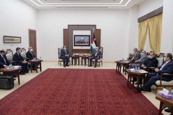 الرئيس يلتقي مع رئيس جهاز المخابرات المصرية
