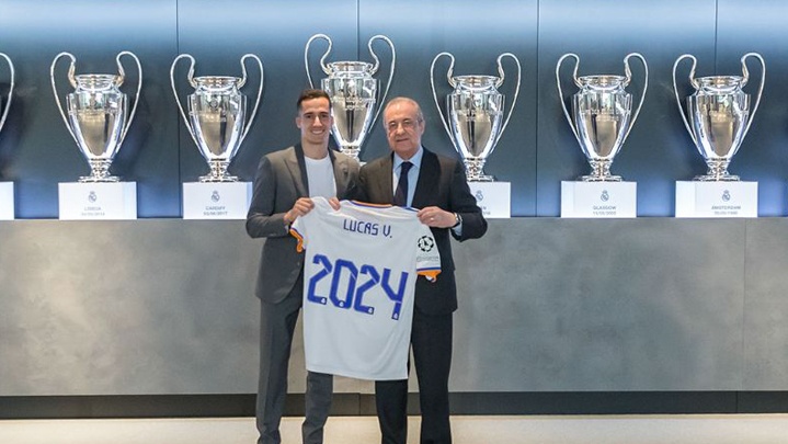 رسمياً.. ريال مدريد يجدد عقد لوكاس فاسكيز