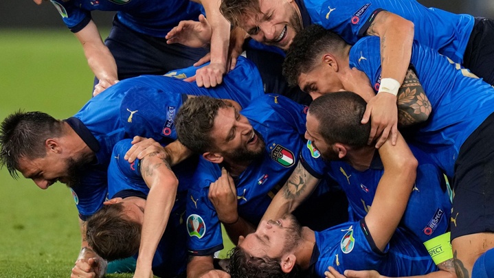 إيطاليا إلى نصف نهائي دوري الأمم الاوروبية