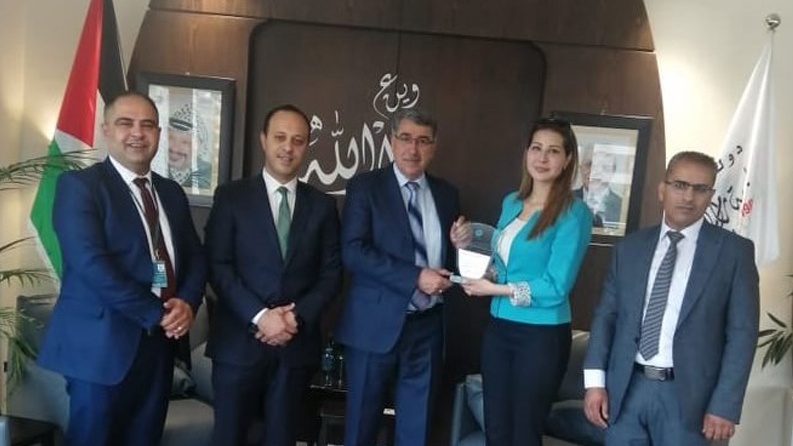 الأهلي يكرّم المؤسسات الرسمية بمحافظة رام الله والبيرة لجهودها في مواجهة كورونا