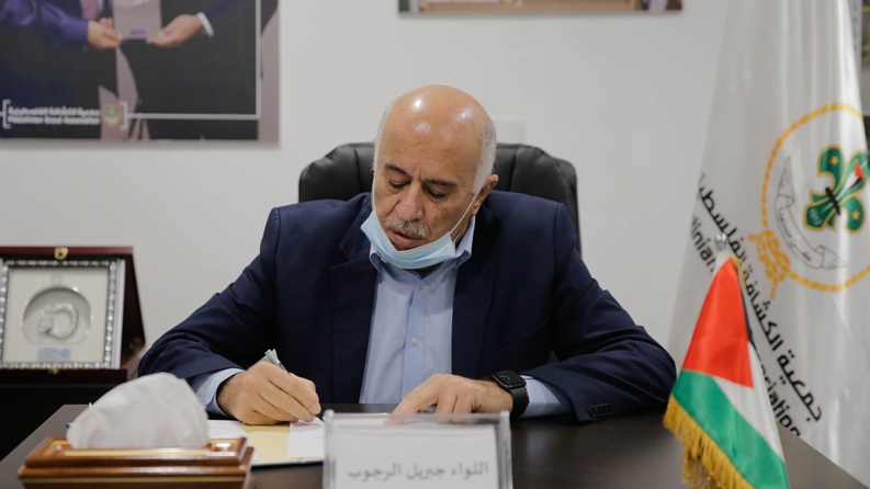 الرجوب يعتذر لصحفيين تعرضوا لاعتداءات في رام الله