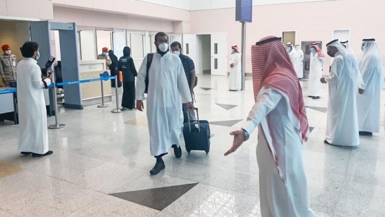 صور: الدفعة الأولى من الحجاج تصل مكة
