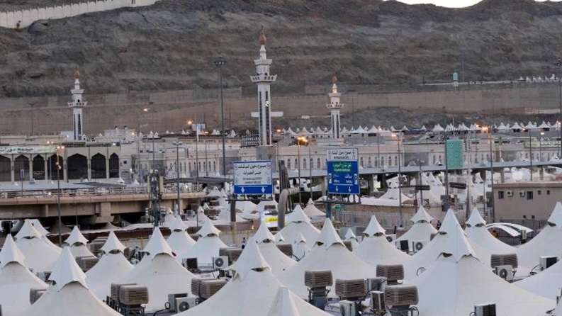 60 ألف حاج يبدؤون التوافد إلى مكة