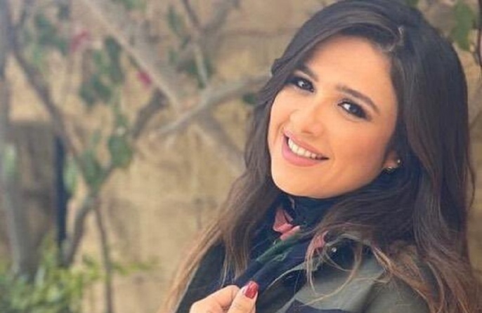 ما هو المرض الذي أصيبت به الفنانة ياسمين عبد العزيز؟