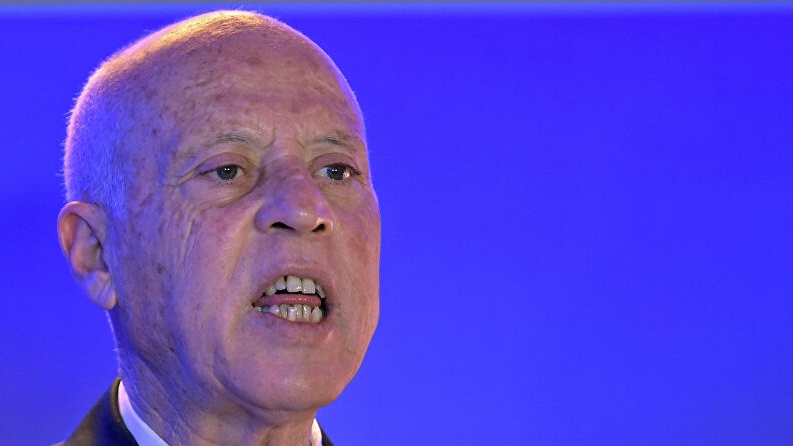سعيد يُعفي رئيس الحكومة ووزيري الدفاع والعدل من مناصبهم