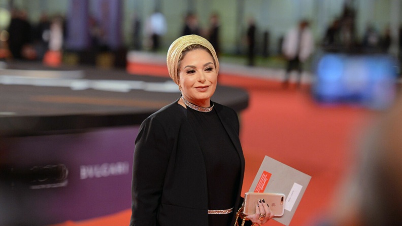 الفنانة صابرين تكشف سبب خلعها الحجاب!