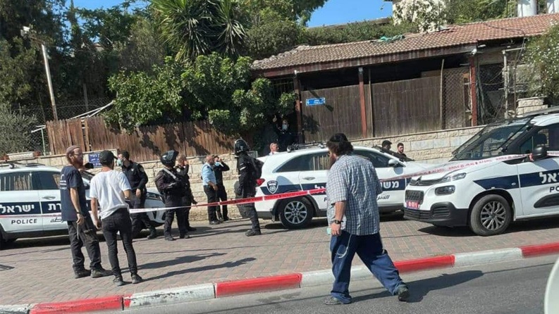 إصابة شاب برصاص مستوطن في الشيخ جراح