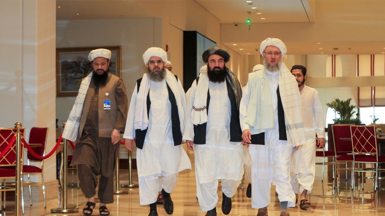 طالبان تؤكد إجراء محادثات لتشكيل حكومة شاملة