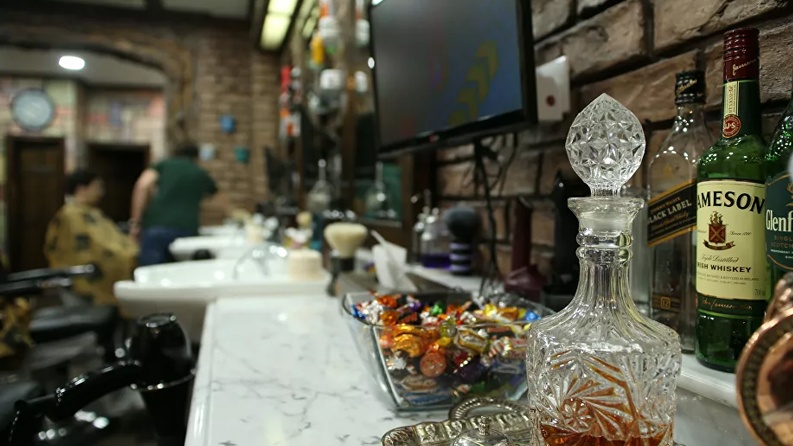 فيديو: إحباط تهريب أكثر من 66 ألف زجاجة خمر إلى السعودية
