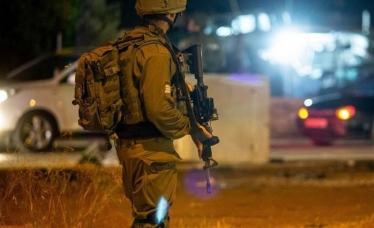 7 معتقلين من رام الله بينهم 3 أشقاء