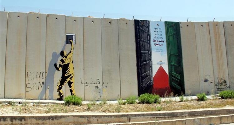 التحقيق بمقتل القناص.. الجيش هاجم المتظاهرين دون قيود