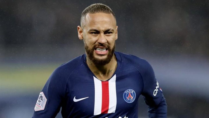 والد نيمار يشترط مبلغ 200 مليون يورو للرحيل عن باريس