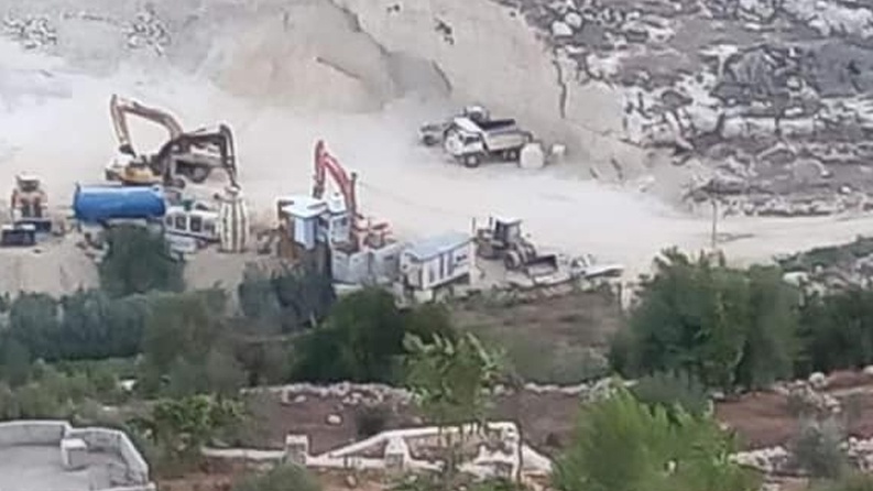 الاحتلال يحاصر منزلاً في بيت عنان ويعتقل 3 شبان