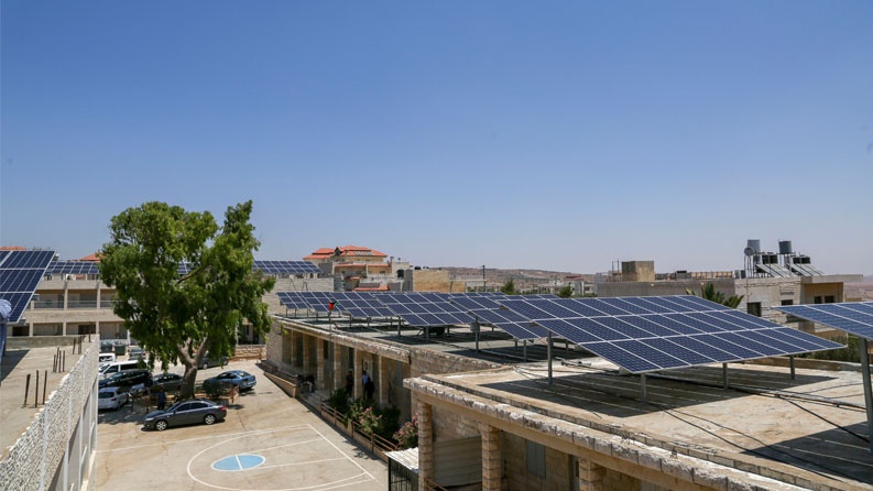 برنامج صندوق الاستثمار للطاقة الشمسية على أسطح المدارس يفوز بجائزة الأمم المتحدة للعمل المناخي العالمي      