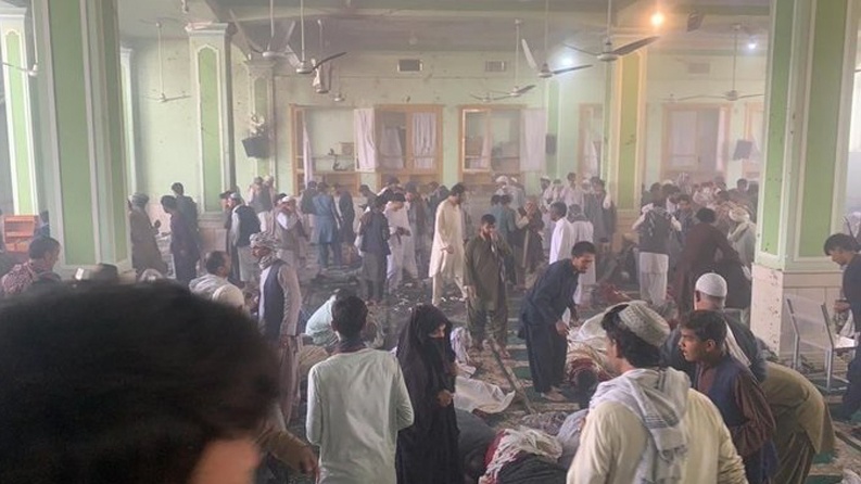 محدث: 62 قتيلاً بتفجير مسجد في أفغانستان