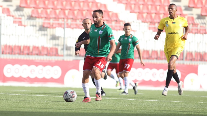 دوري المحترفين: الامعري يتذوق طعم الانتصار وشباب الخليل يواصل العروض القوية