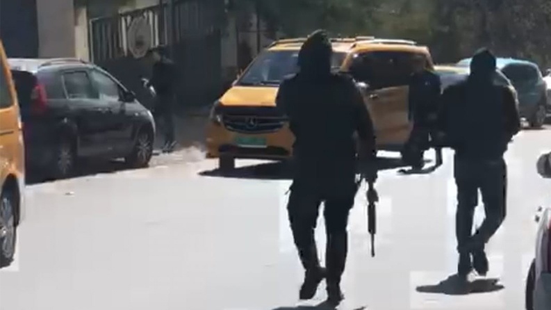 جامعة القدس تعلق الدوام بعد اشتباكات مسلحة في محيطها 