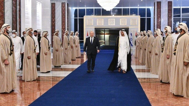 بينيت يصل الإمارات