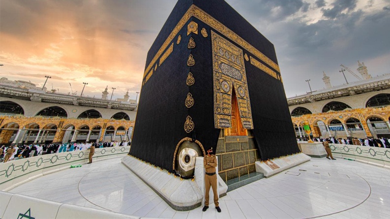 السعودية تسمح بالعمرة للقادمين من الخارج ممن أعمارهم 12 عاما فأكثر