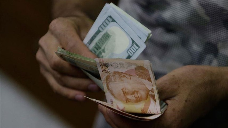  الليرة التركية تقفز أكثر من 33 % أمام الدولار إثر تصريحات أردوغان