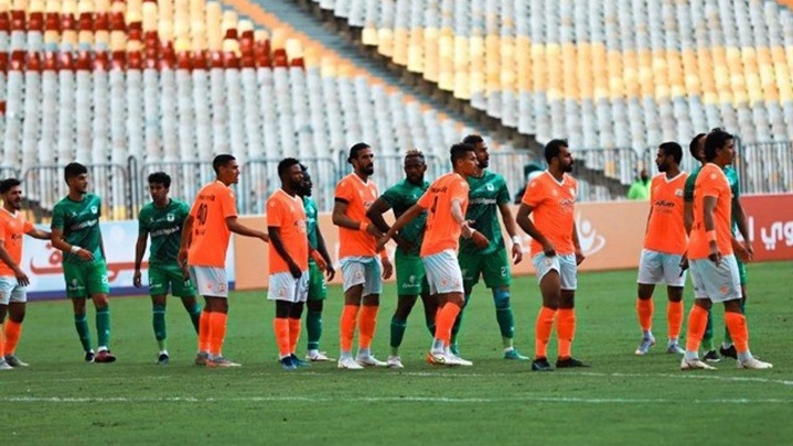 واقعة غريبة بالدوري المصري.. دخول لاعب "خلسة" مكان آخر مطرود