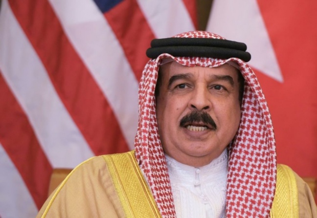 ملك البحرين يتسلم أوراق اعتماد أول سفير لإسرائيل