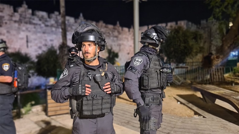 الاحتلال يواصل فرض تشديداته في القدس 