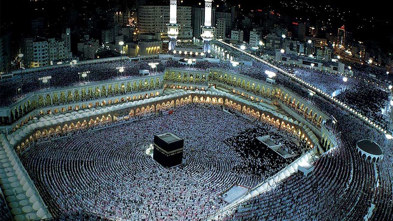 بالفيديو..مشهد مهيب لحشود المعتمرين