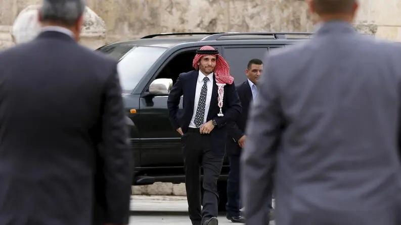وسم "#الأمير_حمزة" يتصدر تويتر في عمان بعد تخليه عن لقب الأمير