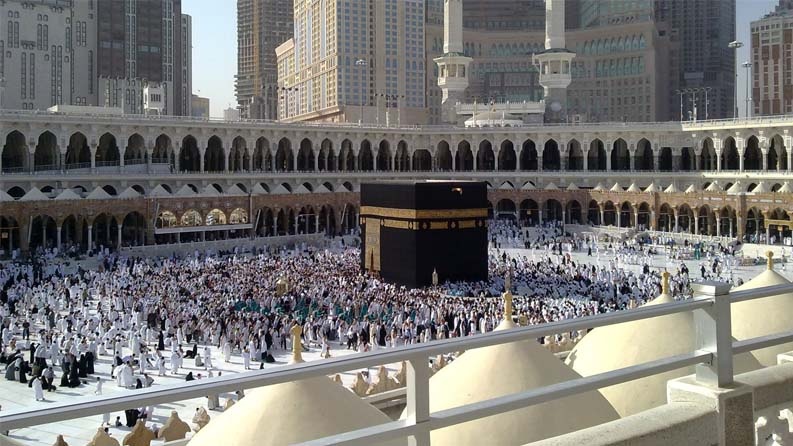 مشاجرة بين معتمرين داخل المسجد الحرام
