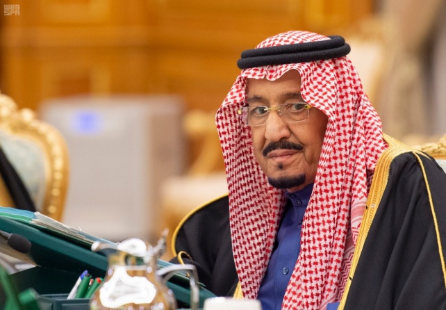 الملك سلمان يدخل المشفى