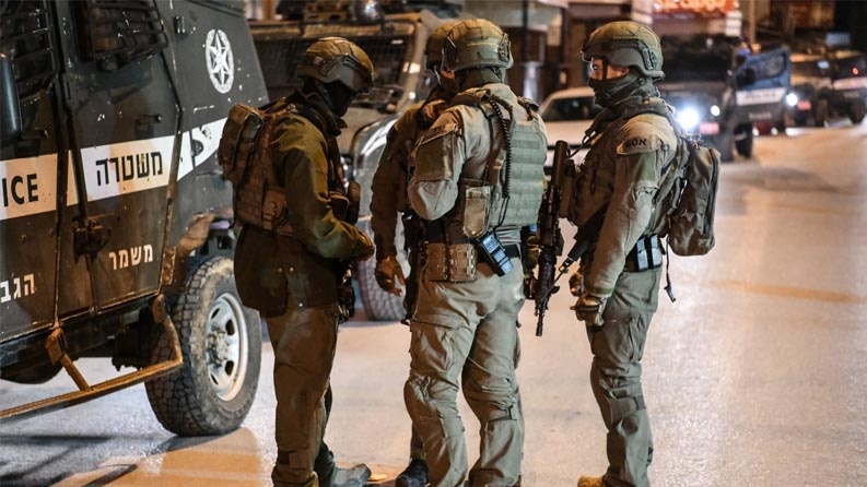 الاحتلال يقتحم بلدة سنجل وقرية عين قينيا