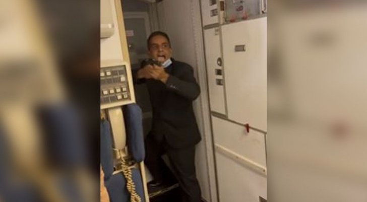 ما حقيقة فيديو محاولة اختطاف طائرة أردنية؟