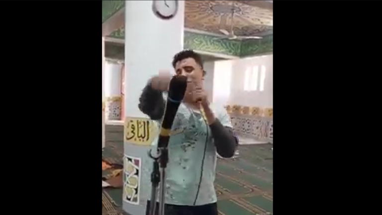 حبس 3 مصريين على خلفية فيديو الرقص داخل مسجد