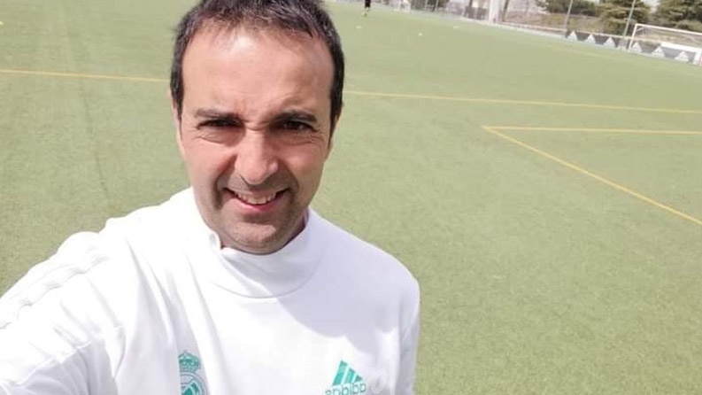 فيديو/ وصول مدرب من "ريال مدريد" إلى قطاع غزة