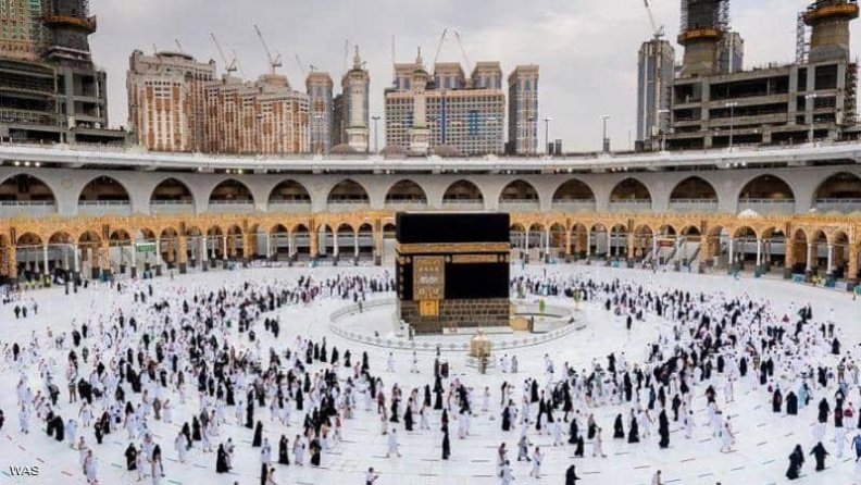 السعودية تتيح العمرة للقادمين بتأشيرات السياحة